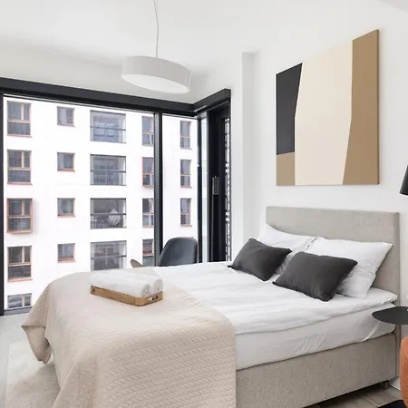 2-bedroom With Gym In Towarowa Towers Near Metro Rondo Daszynskiego 바르샤바