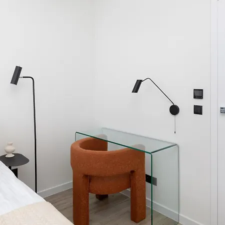 2-bedroom With Gym In Towarowa Towers Near Metro Rondo Daszynskiego 바르샤바